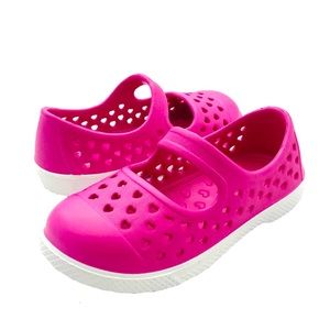 ❤️ 👧🏼 ❤️ PEBBLES • 💦 waterproof 💦• ❤️👧🏼❤️